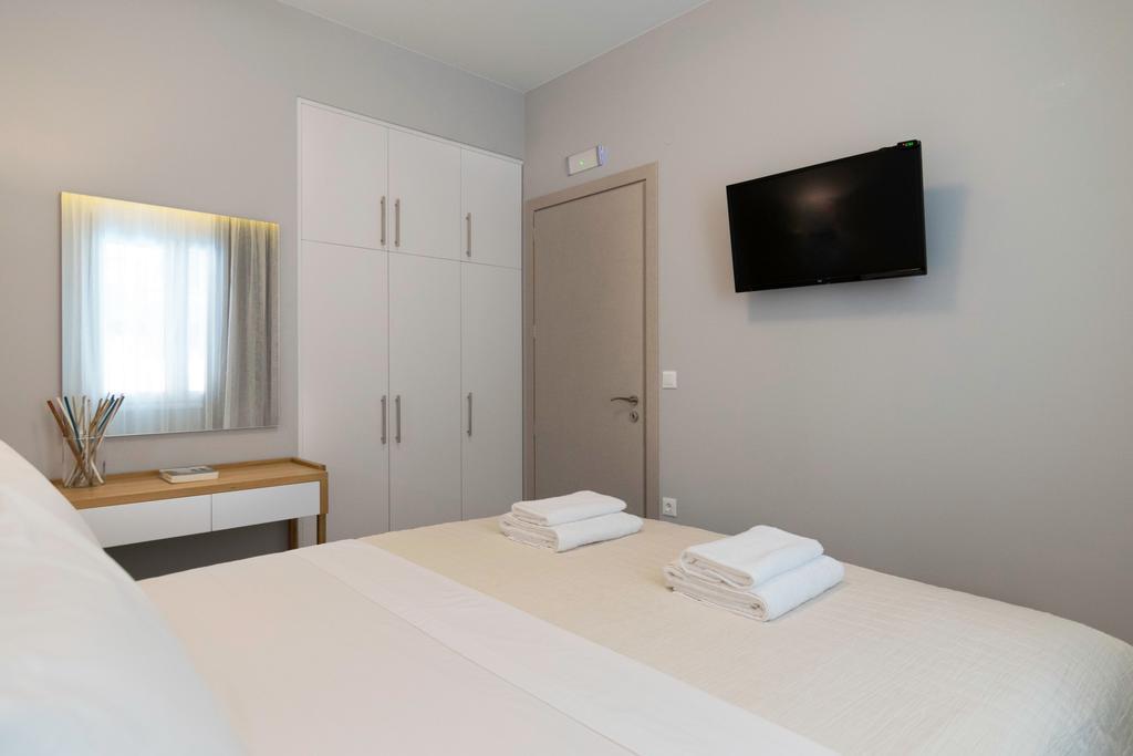 Sonja Beachfront Apartments คาโตดารัตโซ ภายนอก รูปภาพ