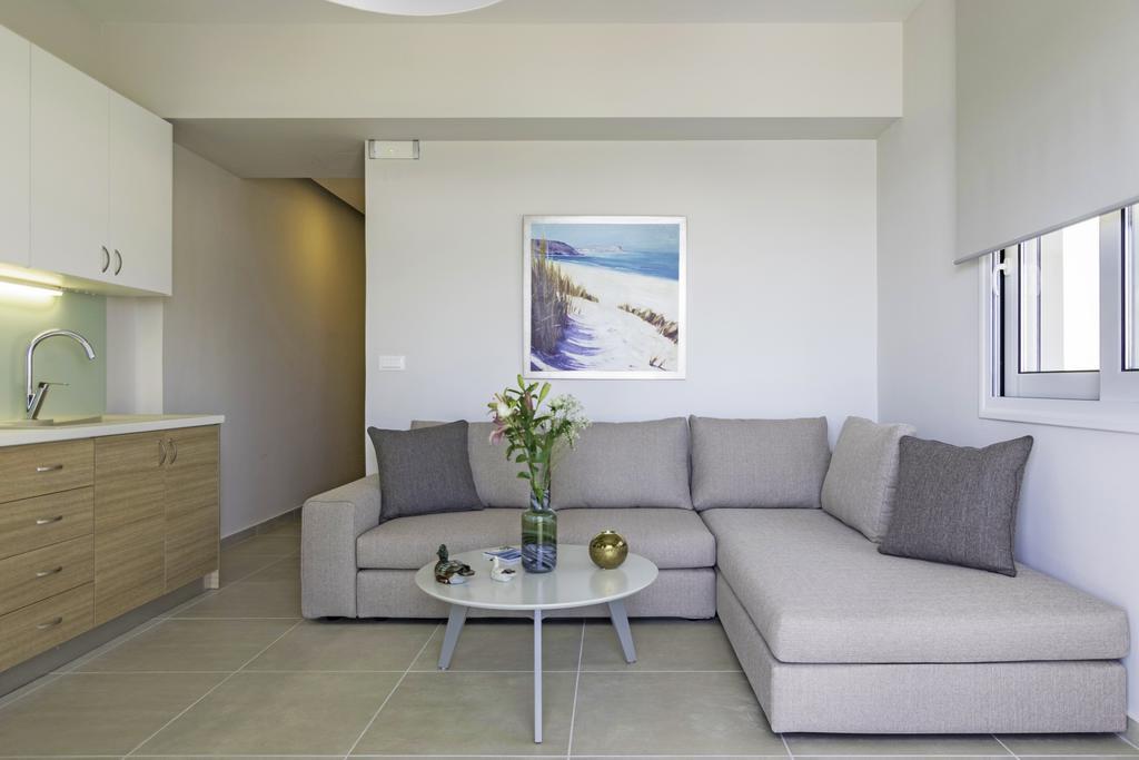 Sonja Beachfront Apartments คาโตดารัตโซ ภายนอก รูปภาพ