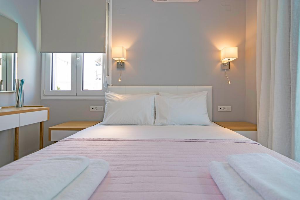 Sonja Beachfront Apartments คาโตดารัตโซ ภายนอก รูปภาพ