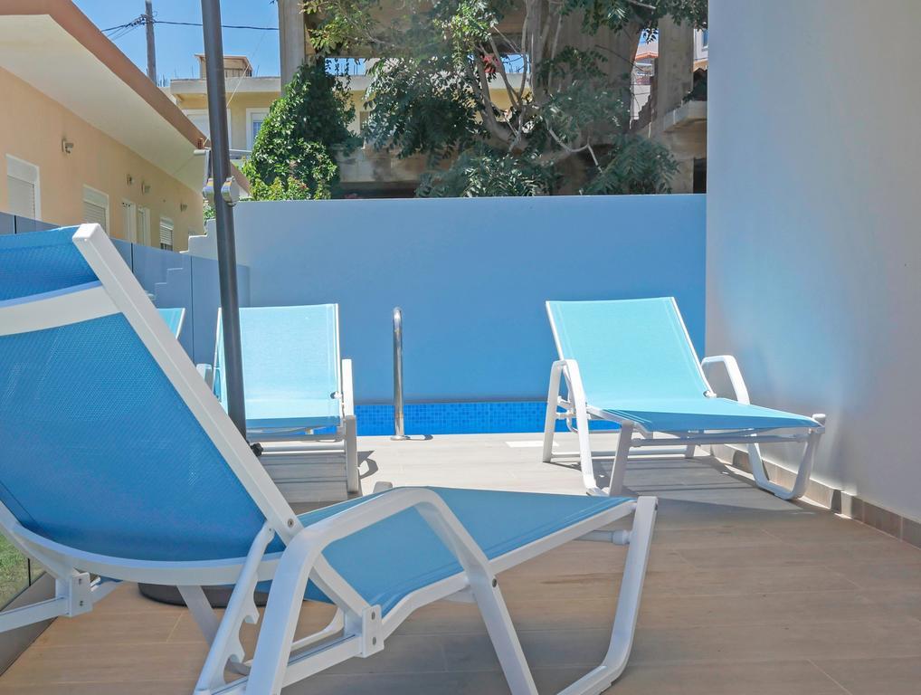 Sonja Beachfront Apartments คาโตดารัตโซ ภายนอก รูปภาพ
