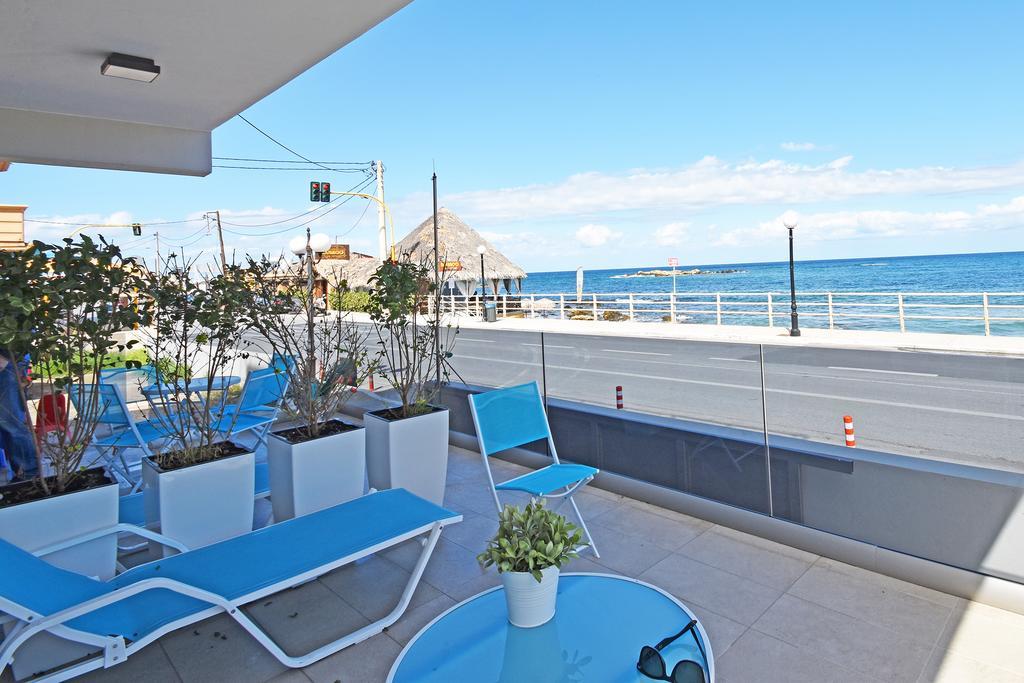 Sonja Beachfront Apartments คาโตดารัตโซ ภายนอก รูปภาพ