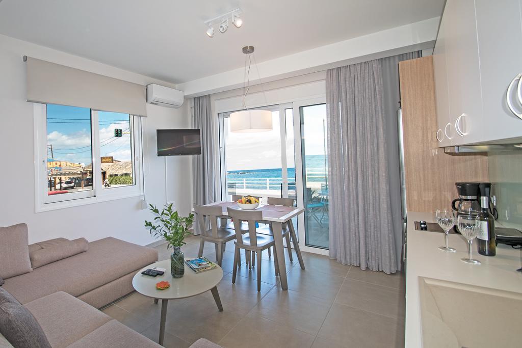 Sonja Beachfront Apartments คาโตดารัตโซ ภายนอก รูปภาพ